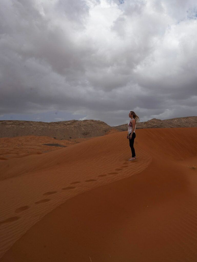 Voyage féminin en solo dans le désert de Dubaï.