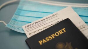 Ce que vous devez savoir sur les voyages et votre carte de vaccin COVID