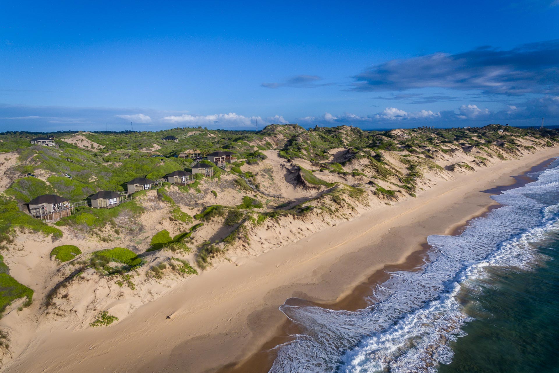 Dunes de sable de Savoie au Mozambique tropical